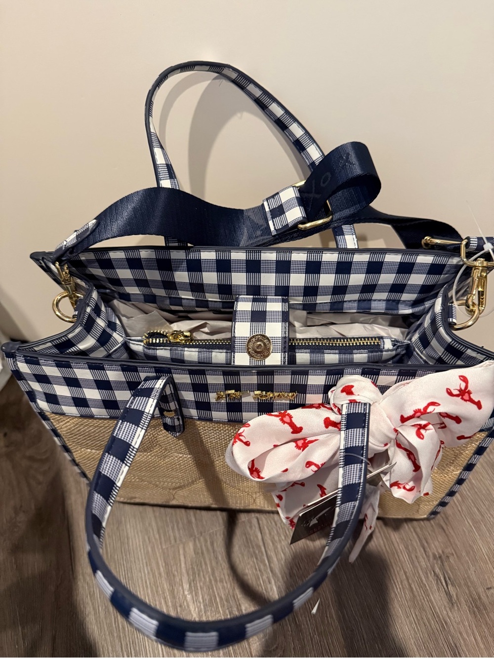 VIRAL!! Betsey Johnson Navy Gingham & Heart Tote with Red Lobster Scarf- NWT - Picture 5 of 6